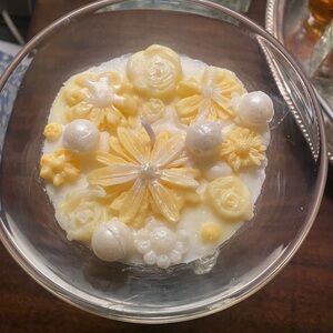 Vintage Art Deco Winged Vase with white & yellow tropical vanilla candle